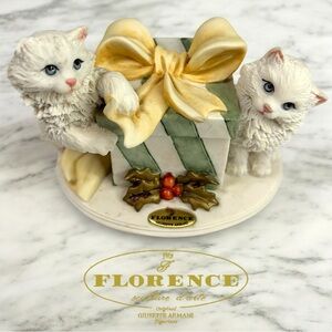 Vintage Giuseppe Armani Italy 1999 Cats Figurine "Gift For Two" 3.5”T 4.5”W